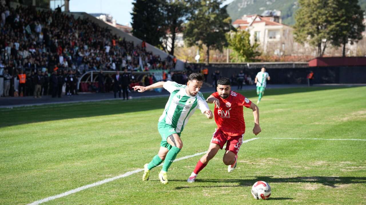 Muğlaspor, Lig Lideri Batman Petrolspor’u  2-0 Mağlup Ederek Puansız Gönderdi 5
